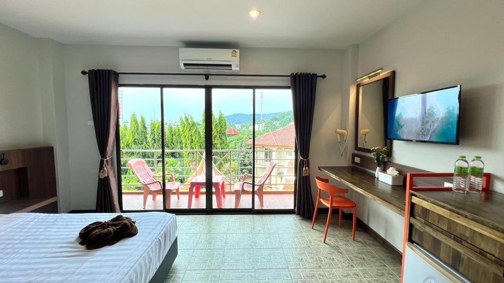 Hotel My Friend'S House Karon Exterior foto