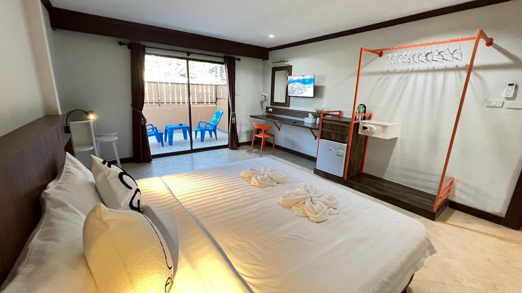 Hotel My Friend'S House Karon Exterior foto