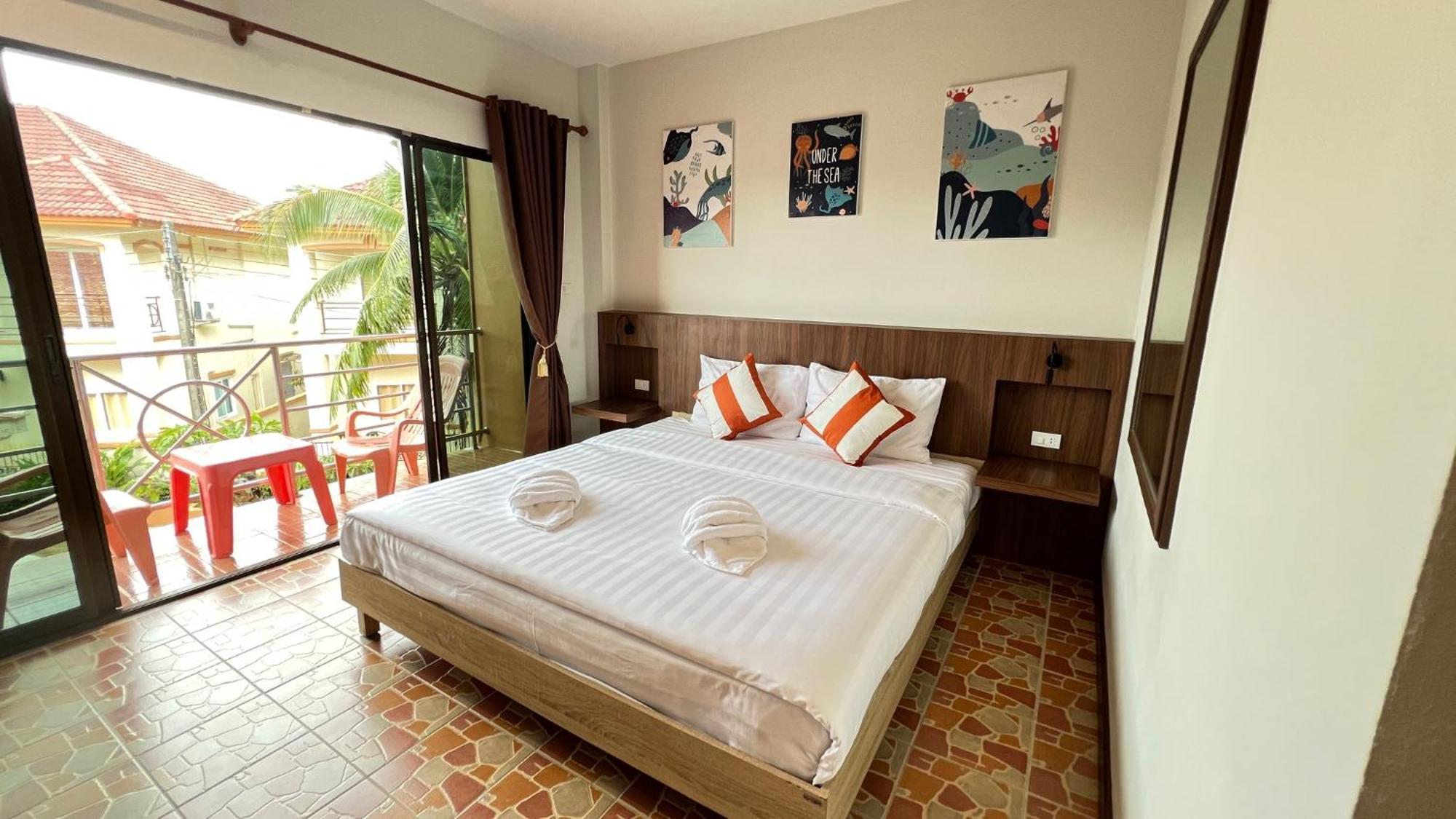 Hotel My Friend'S House Karon Exterior foto