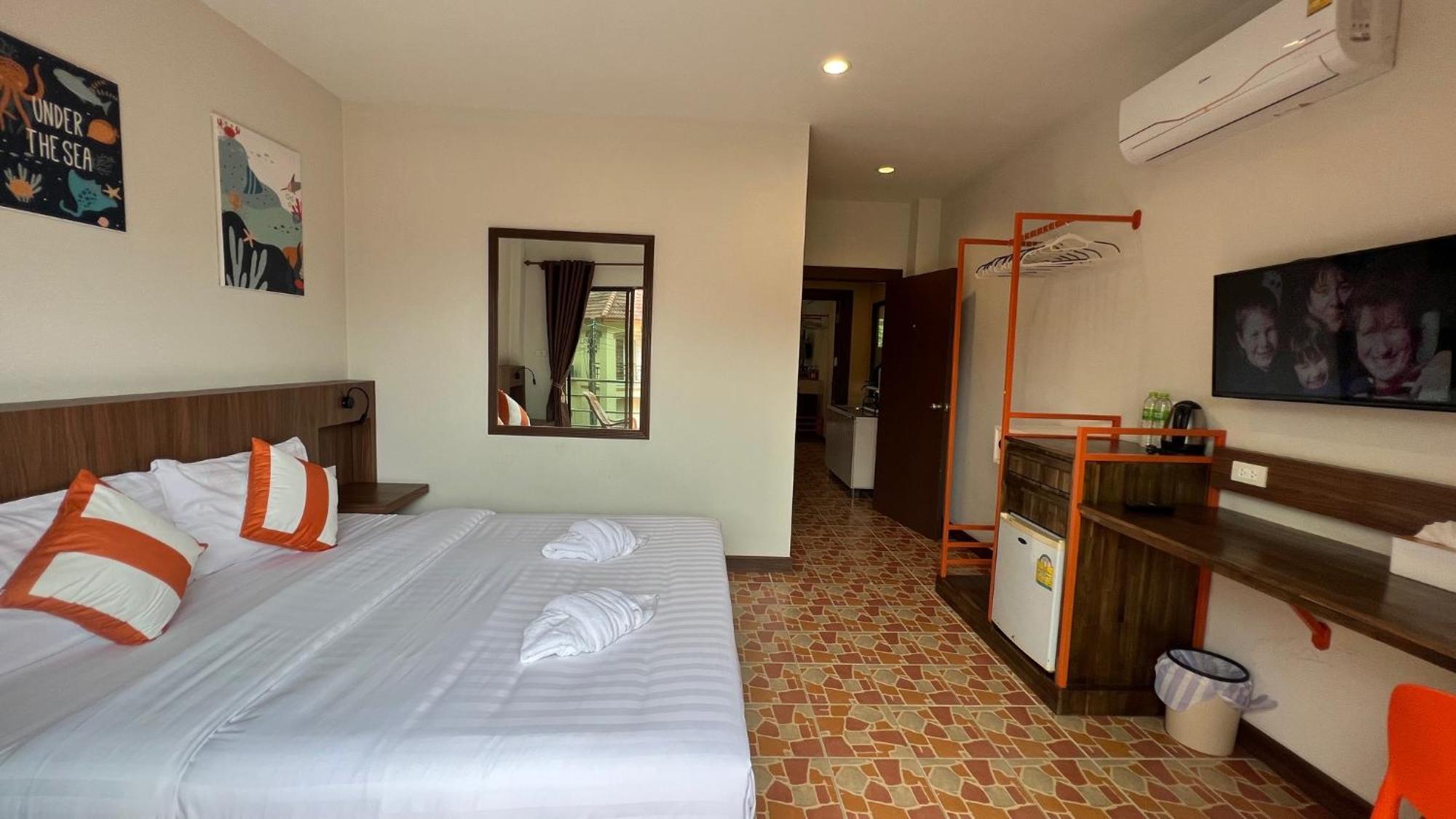 Hotel My Friend'S House Karon Exterior foto