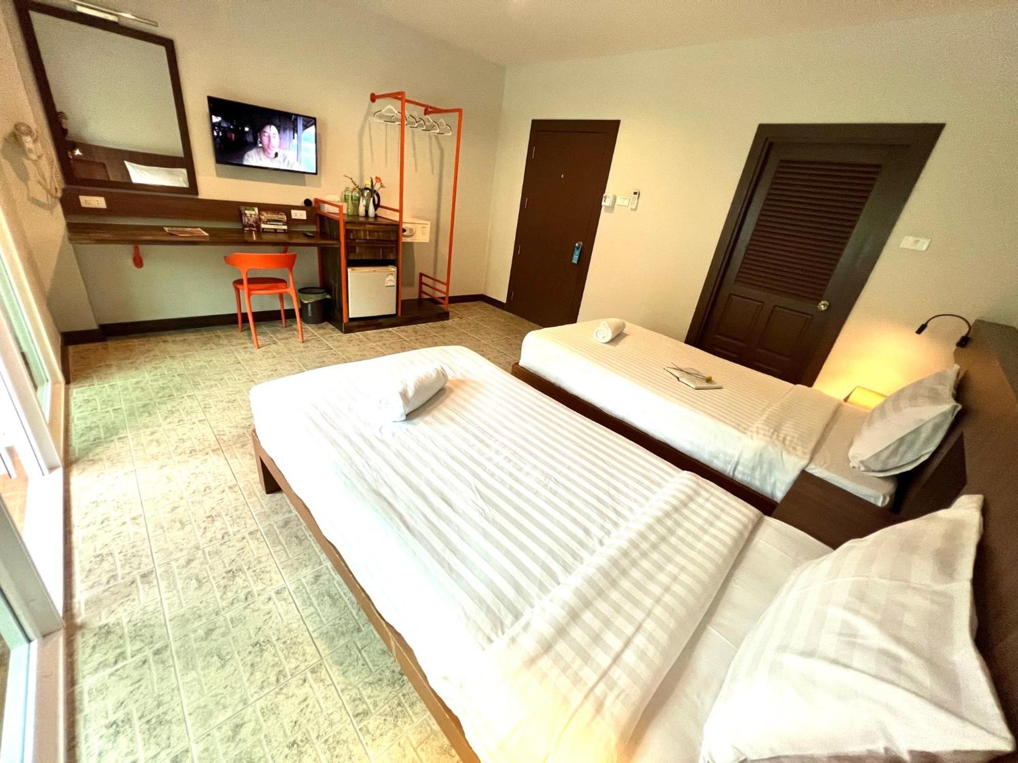 Hotel My Friend'S House Karon Exterior foto