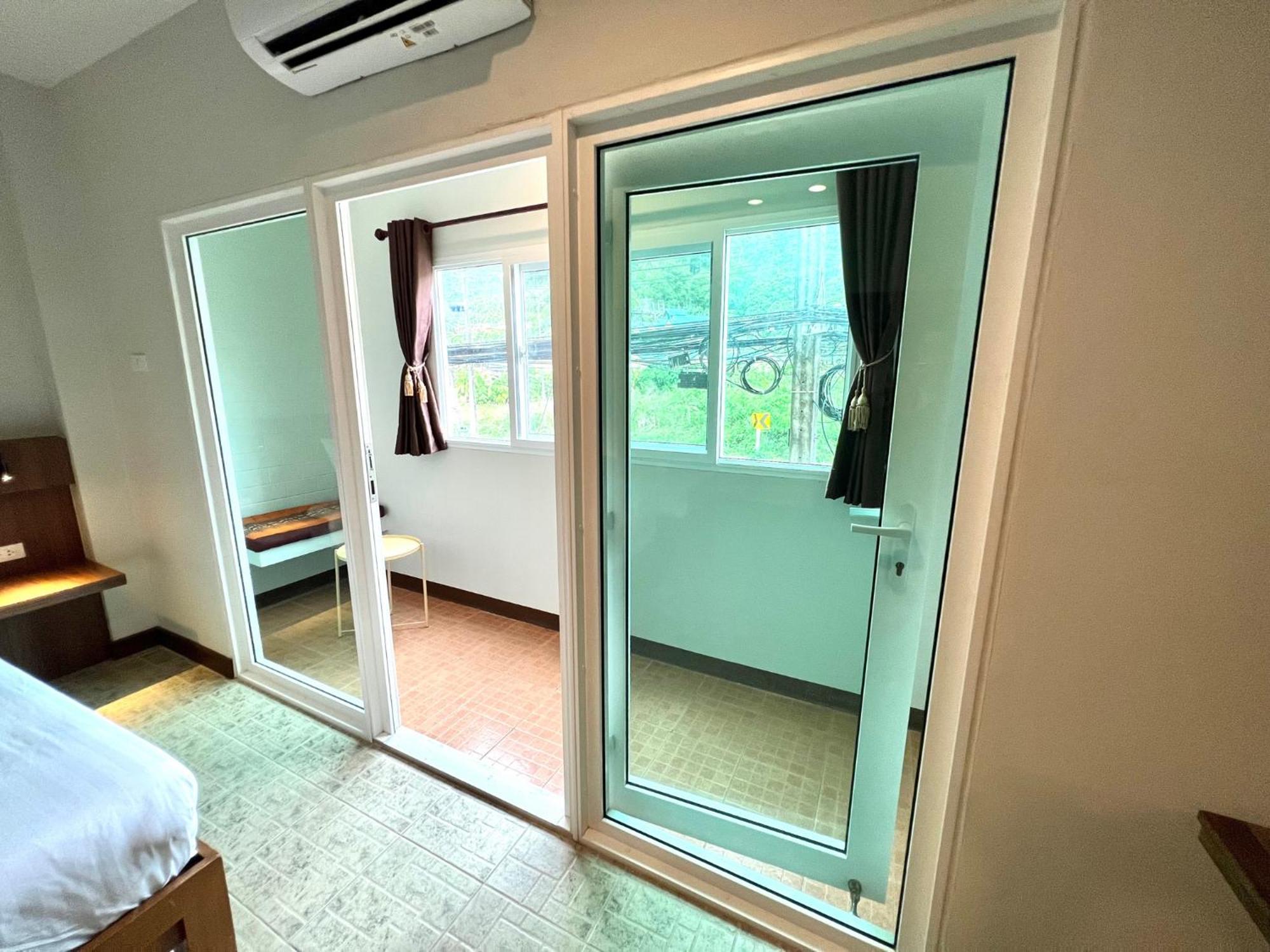 Hotel My Friend'S House Karon Exterior foto